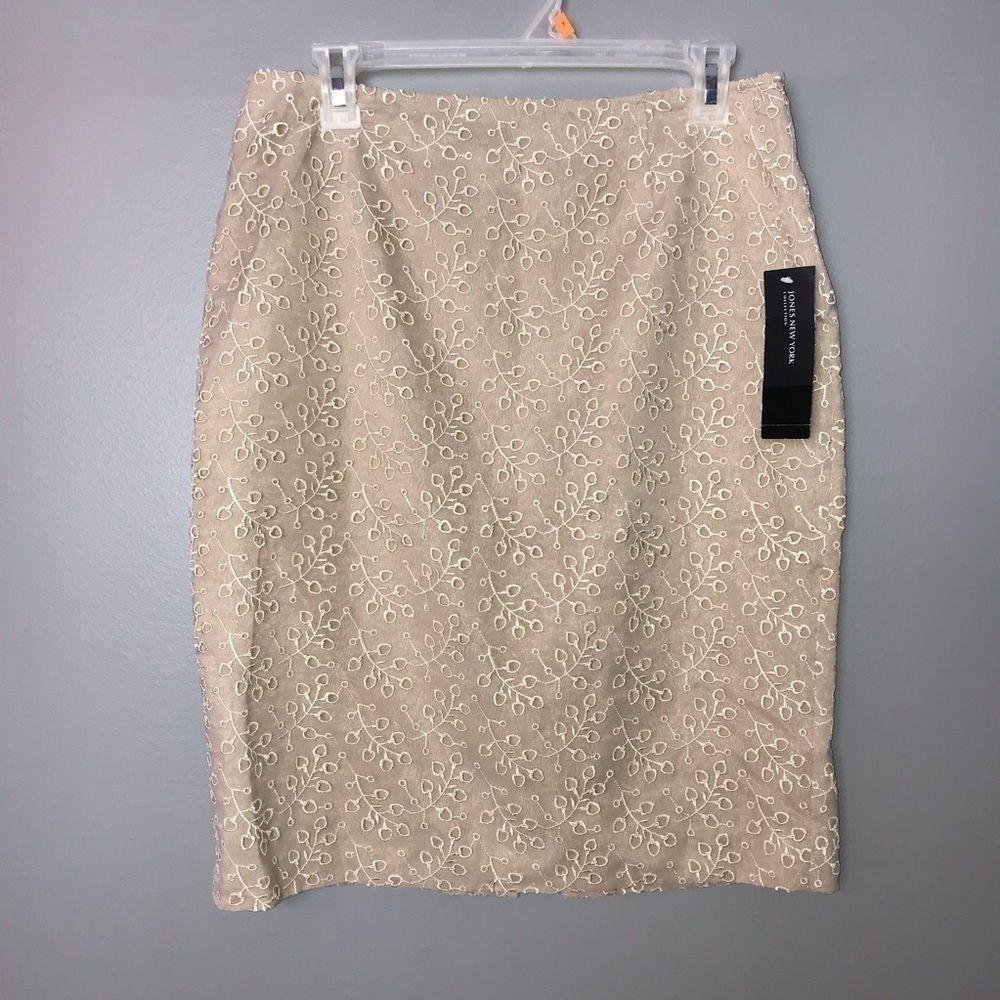 Jones New York NWT Eyelet Skirt | Cream | Size 8 | Zip Up | Lined
